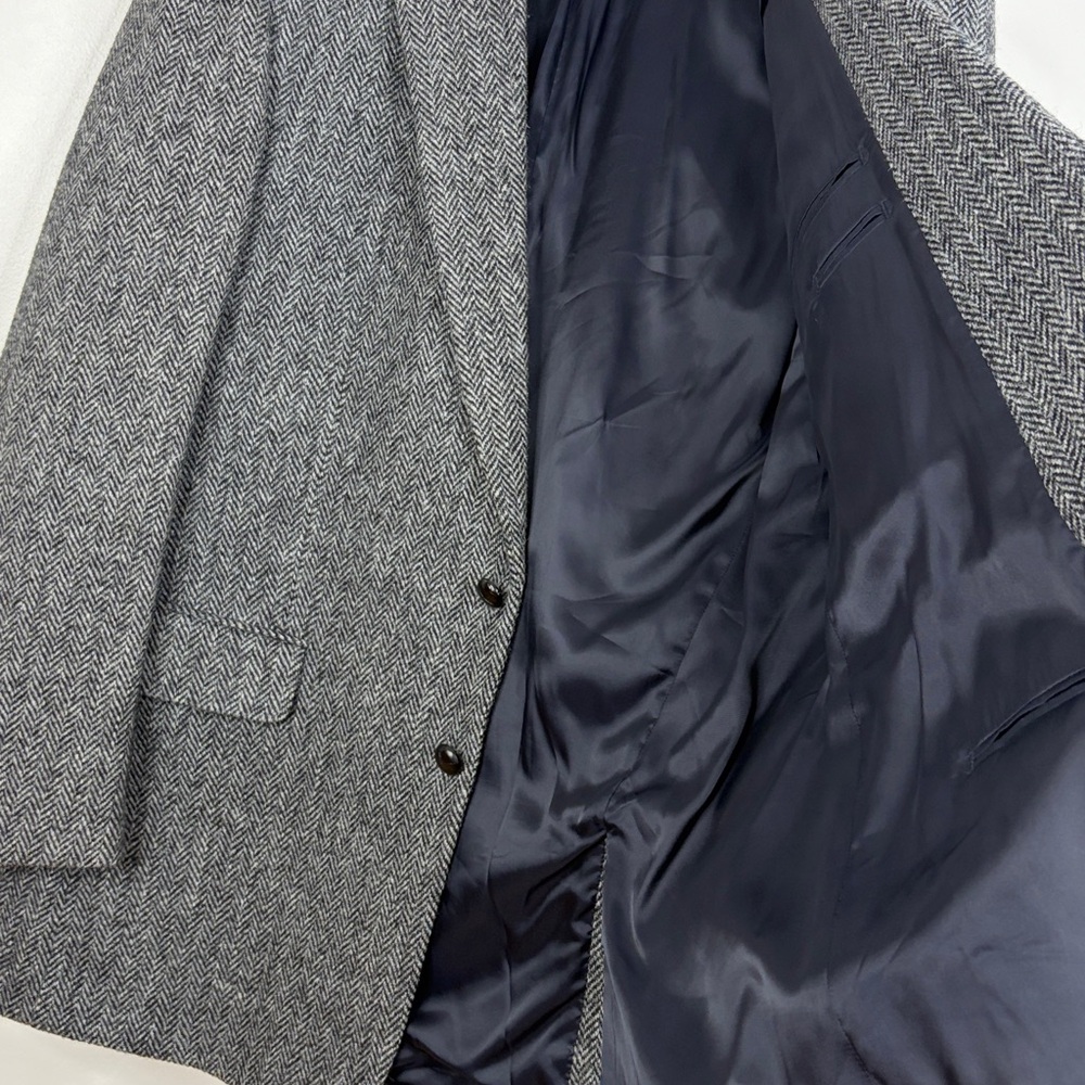 Men's Gray Herringbone Wool Blazer - Picture 12 of 16